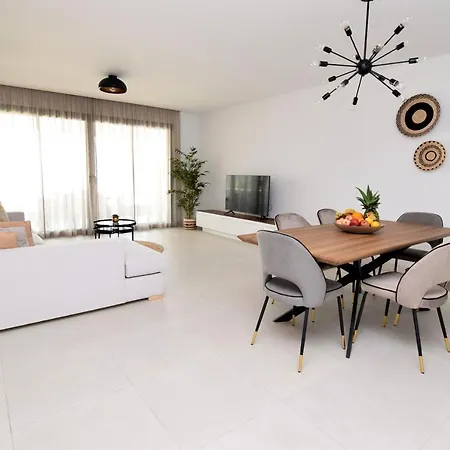 Mesas Homes * エステポナ